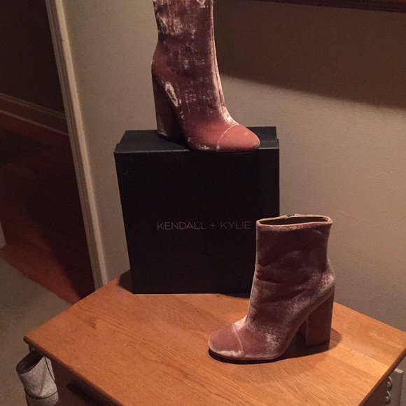 Kendall & Kyle Kaden2 Ankle Boot - Picture 2 of 4